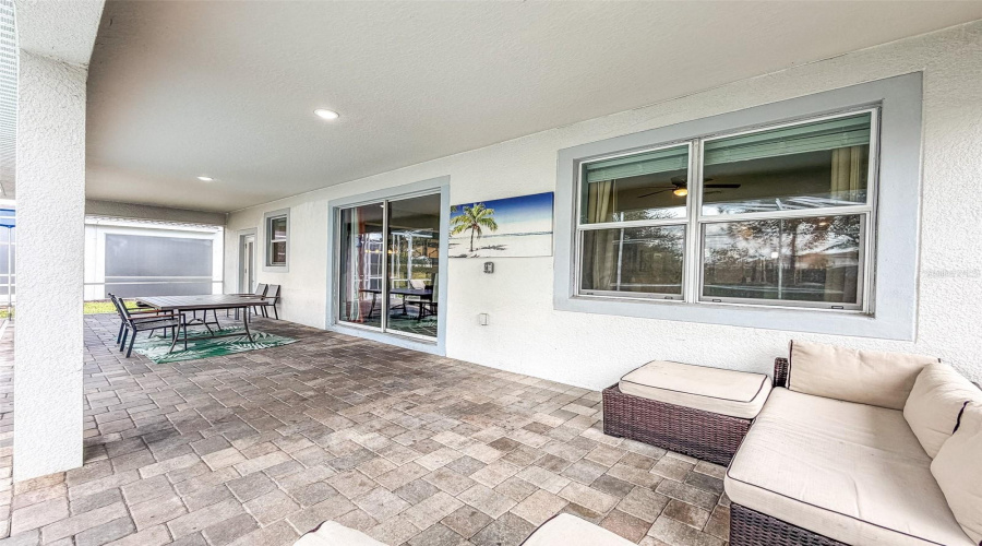 DAVENPORT, Florida 33896, 9 Bedrooms Bedrooms, ,5 BathroomsBathrooms,Residential,For Sale,MAIDSTONE,0,MFRL4964137