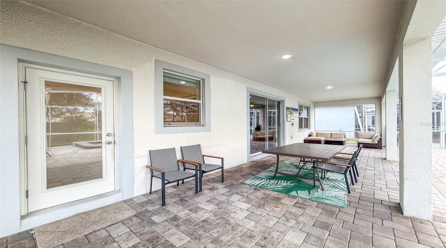 DAVENPORT, Florida 33896, 9 Bedrooms Bedrooms, ,5 BathroomsBathrooms,Residential,For Sale,MAIDSTONE,0,MFRL4964137