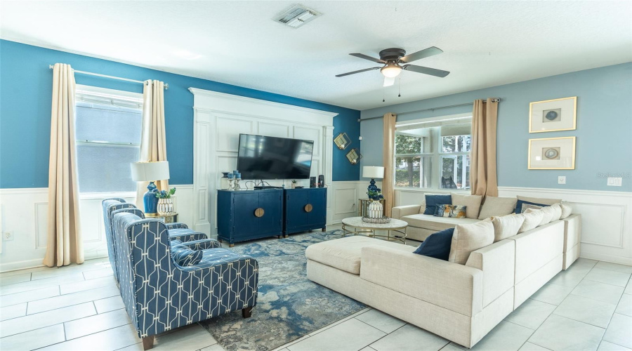 DAVENPORT, Florida 33896, 9 Bedrooms Bedrooms, ,5 BathroomsBathrooms,Residential,For Sale,MAIDSTONE,0,MFRL4964137