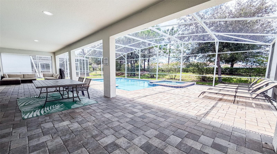 DAVENPORT, Florida 33896, 9 Bedrooms Bedrooms, ,5 BathroomsBathrooms,Residential,For Sale,MAIDSTONE,0,MFRL4964137