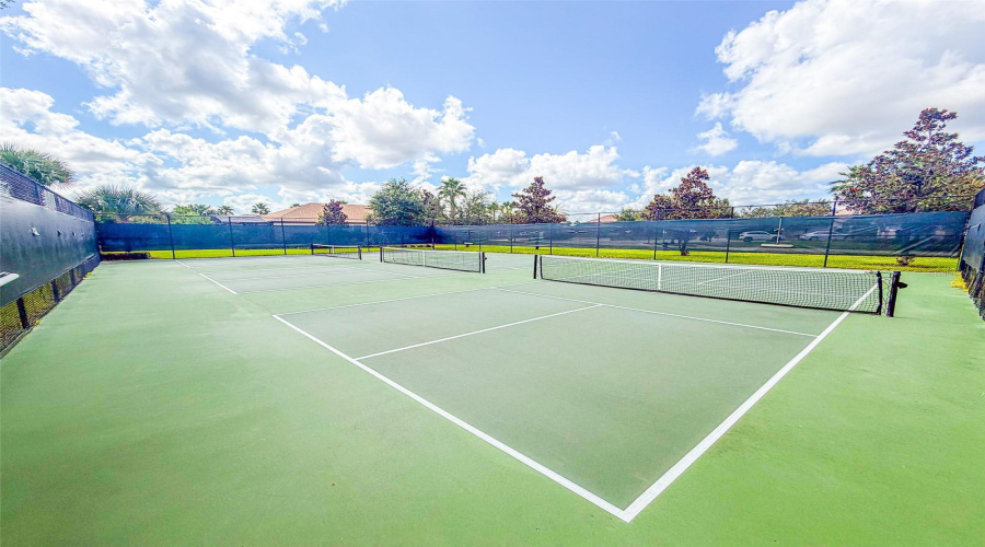DAVENPORT, Florida 33896, 9 Bedrooms Bedrooms, ,5 BathroomsBathrooms,Residential,For Sale,MAIDSTONE,0,MFRL4964137