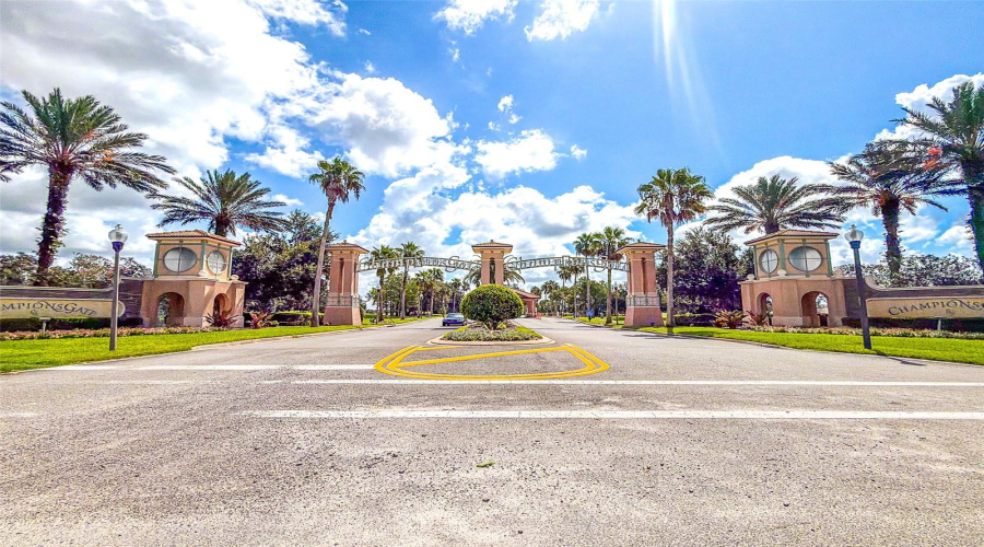 DAVENPORT, Florida 33896, 9 Bedrooms Bedrooms, ,5 BathroomsBathrooms,Residential,For Sale,MAIDSTONE,0,MFRL4964137