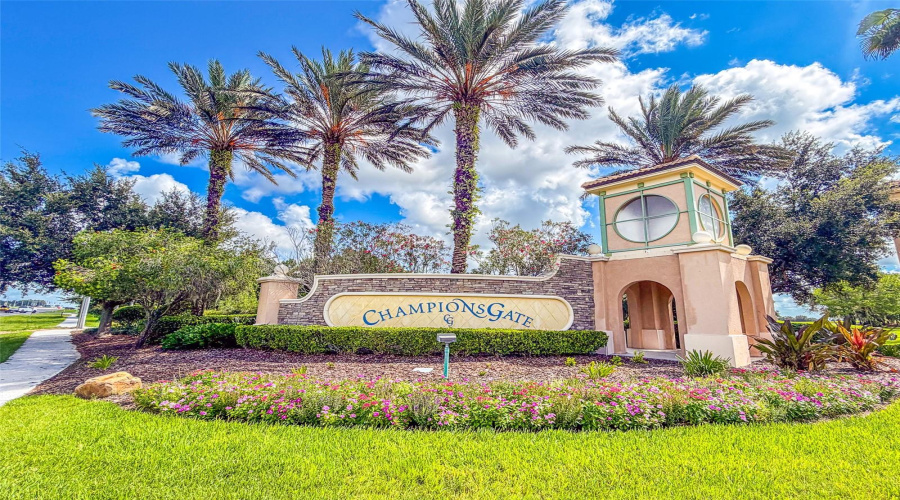 DAVENPORT, Florida 33896, 9 Bedrooms Bedrooms, ,5 BathroomsBathrooms,Residential,For Sale,MAIDSTONE,0,MFRL4964137