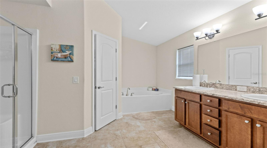 DAVENPORT, Florida 33837, 3 Bedrooms Bedrooms, ,2 BathroomsBathrooms,Residential,For Sale,BUCHANNAN,0,MFRS5155829