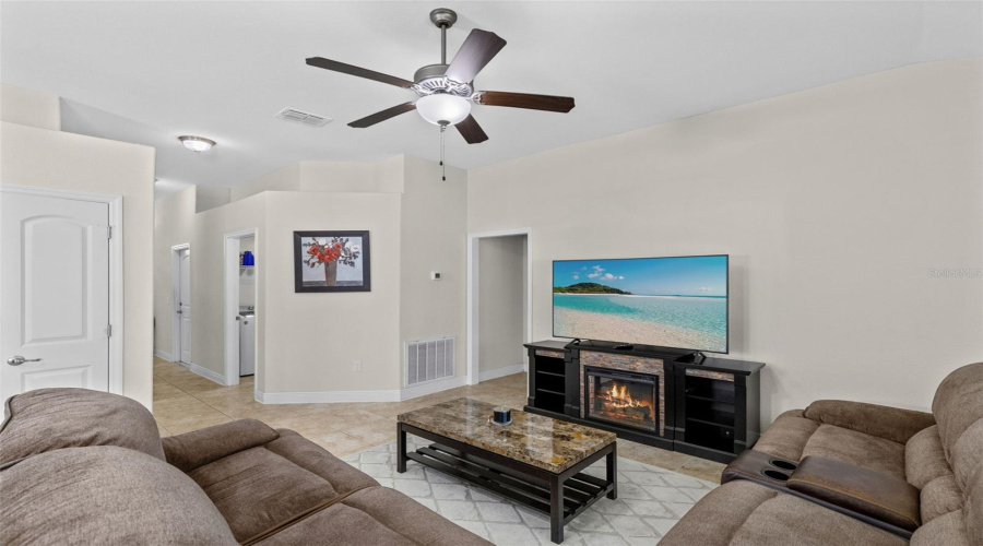 DAVENPORT, Florida 33837, 3 Bedrooms Bedrooms, ,2 BathroomsBathrooms,Residential,For Sale,BUCHANNAN,0,MFRS5155829