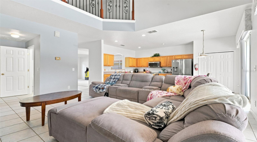DAVENPORT, Florida 33897, 6 Bedrooms Bedrooms, ,5 BathroomsBathrooms,Residential,For Sale,SEVILLA,0,MFRO6434100