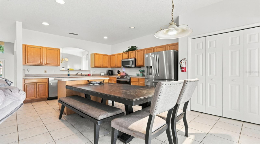 DAVENPORT, Florida 33897, 6 Bedrooms Bedrooms, ,5 BathroomsBathrooms,Residential,For Sale,SEVILLA,0,MFRO6434100