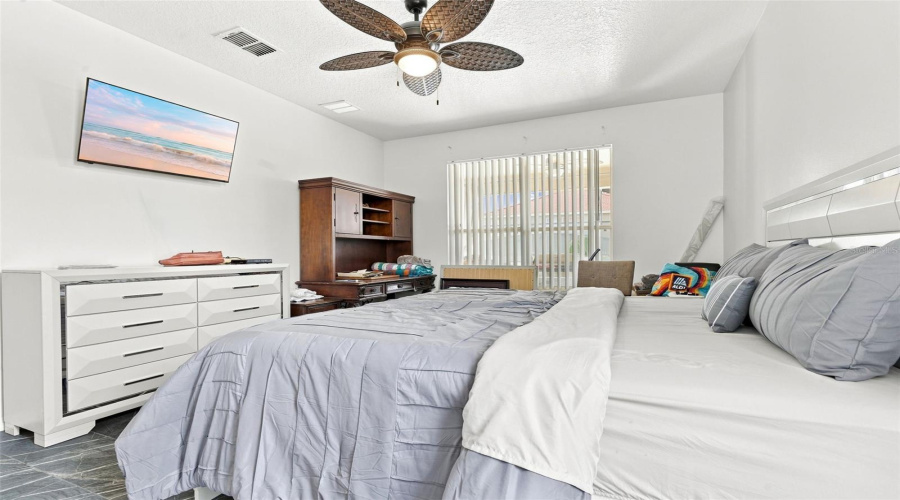 DAVENPORT, Florida 33897, 6 Bedrooms Bedrooms, ,5 BathroomsBathrooms,Residential,For Sale,SEVILLA,0,MFRO6434100