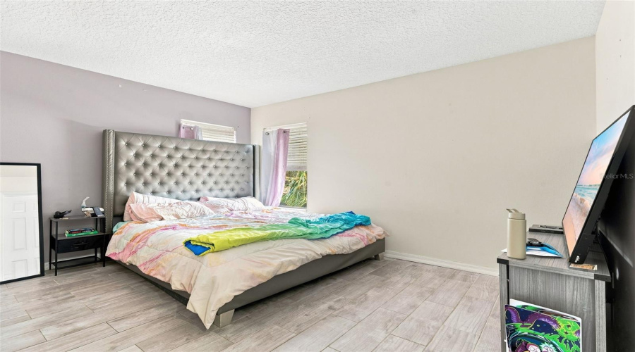 DAVENPORT, Florida 33897, 6 Bedrooms Bedrooms, ,5 BathroomsBathrooms,Residential,For Sale,SEVILLA,0,MFRO6434100