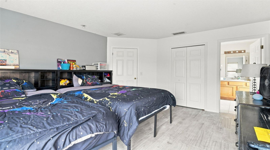DAVENPORT, Florida 33897, 6 Bedrooms Bedrooms, ,5 BathroomsBathrooms,Residential,For Sale,SEVILLA,0,MFRO6434100