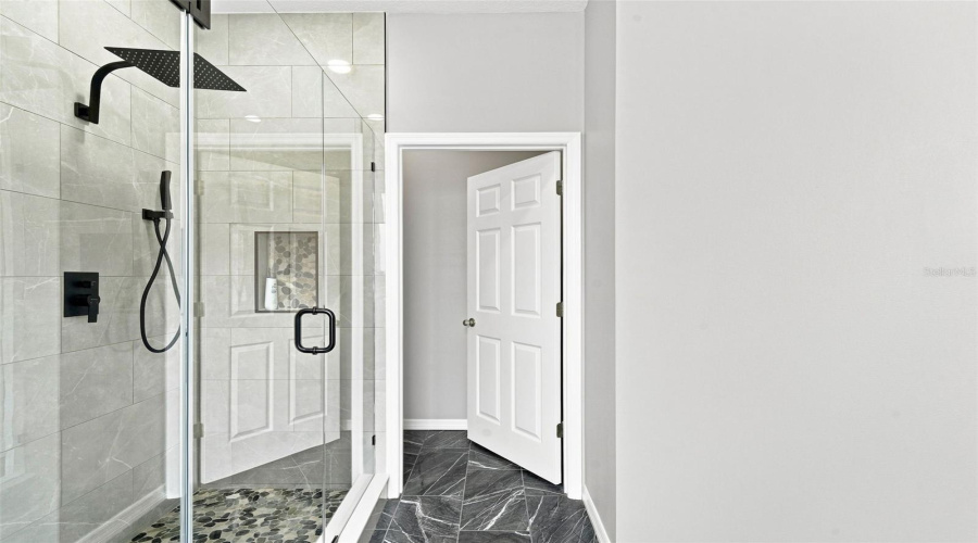 DAVENPORT, Florida 33897, 6 Bedrooms Bedrooms, ,5 BathroomsBathrooms,Residential,For Sale,SEVILLA,0,MFRO6434100