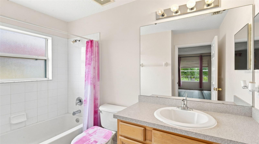 DAVENPORT, Florida 33897, 6 Bedrooms Bedrooms, ,5 BathroomsBathrooms,Residential,For Sale,SEVILLA,0,MFRO6434100