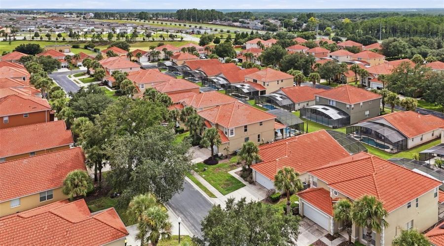 DAVENPORT, Florida 33897, 6 Bedrooms Bedrooms, ,5 BathroomsBathrooms,Residential,For Sale,SEVILLA,0,MFRO6434100