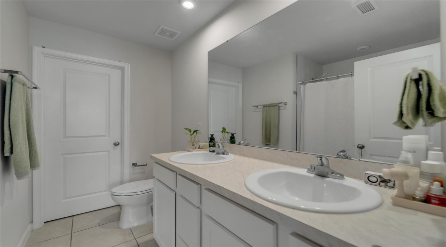 DAVENPORT, Florida 33837, 3 Bedrooms Bedrooms, ,2 BathroomsBathrooms,Residential,For Sale,SEDGEWICK,0,MFRS5155752