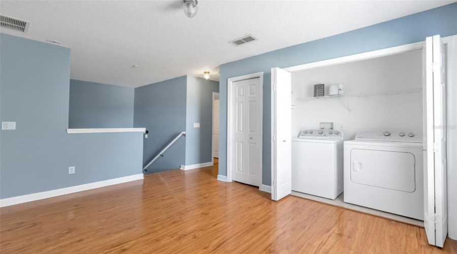 upstairs washer/dryer with flex space