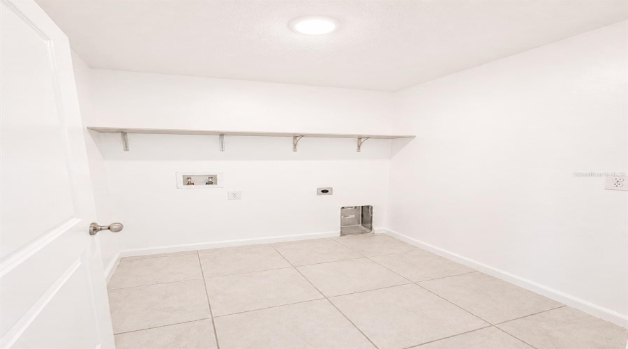 DAVENPORT, Florida 33837, 3 Bedrooms Bedrooms, ,2 BathroomsBathrooms,Residential,For Sale,TAFT,0,MFRO6434648