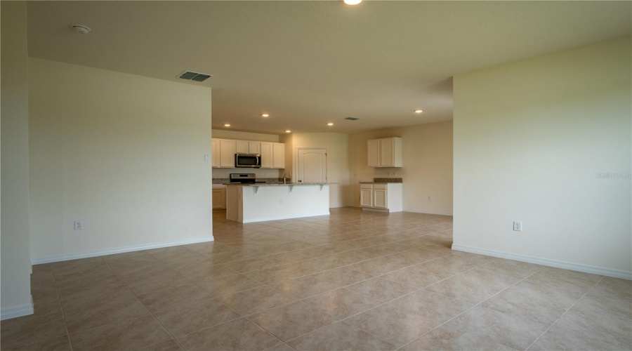 DAVENPORT, Florida 33837, 4 Bedrooms Bedrooms, ,2 BathroomsBathrooms,Residential,For Sale,RED HILL,0,MFRO6434748