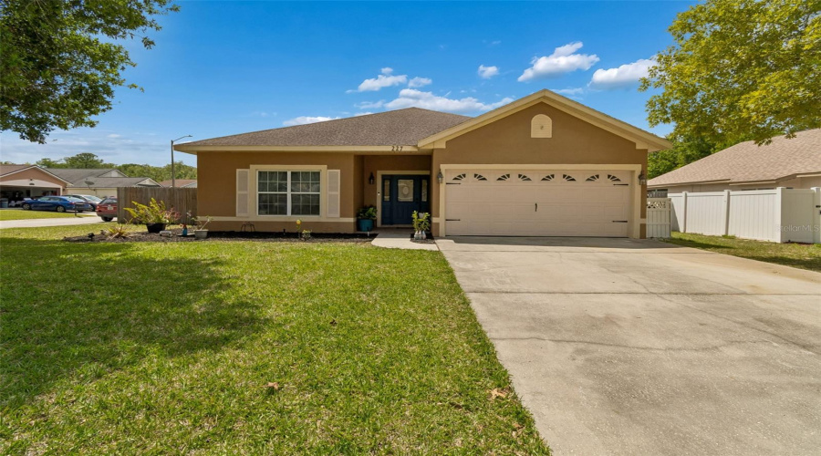 DAVENPORT, Florida 33896, 3 Bedrooms Bedrooms, ,2 BathroomsBathrooms,Residential,For Sale,OAK CHASE,0,MFRO6395053