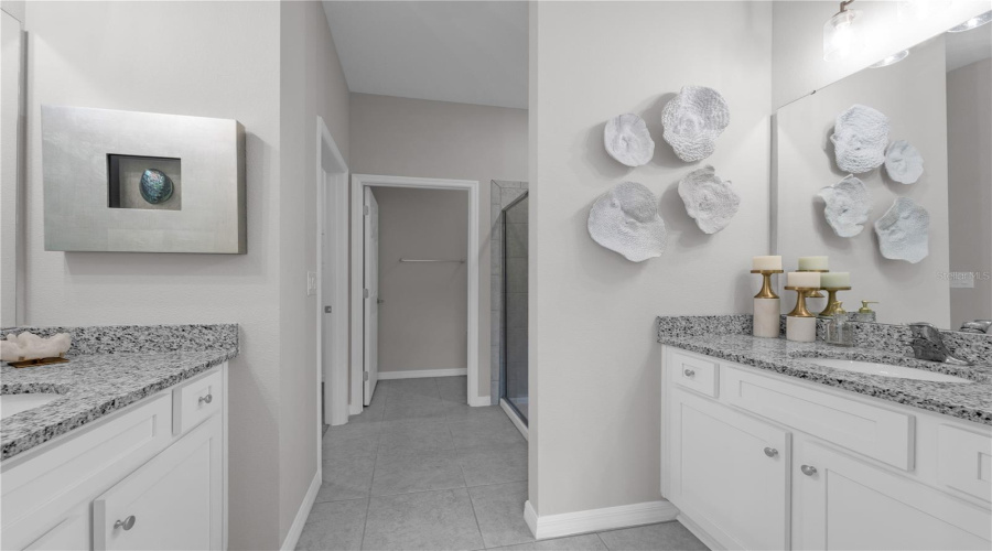 DAVENPORT, Florida 33837, 4 Bedrooms Bedrooms, ,2 BathroomsBathrooms,Residential,For Sale,RISING,0,MFRO6434583