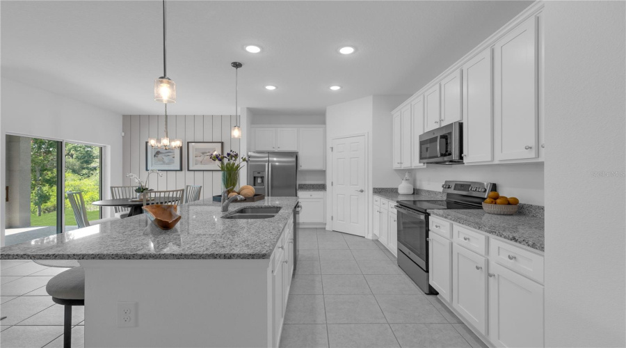 DAVENPORT, Florida 33837, 4 Bedrooms Bedrooms, ,2 BathroomsBathrooms,Residential,For Sale,RISING,0,MFRO6434583