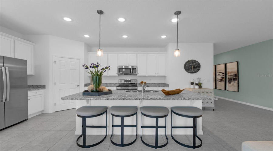 DAVENPORT, Florida 33837, 4 Bedrooms Bedrooms, ,2 BathroomsBathrooms,Residential,For Sale,RISING,0,MFRO6434583