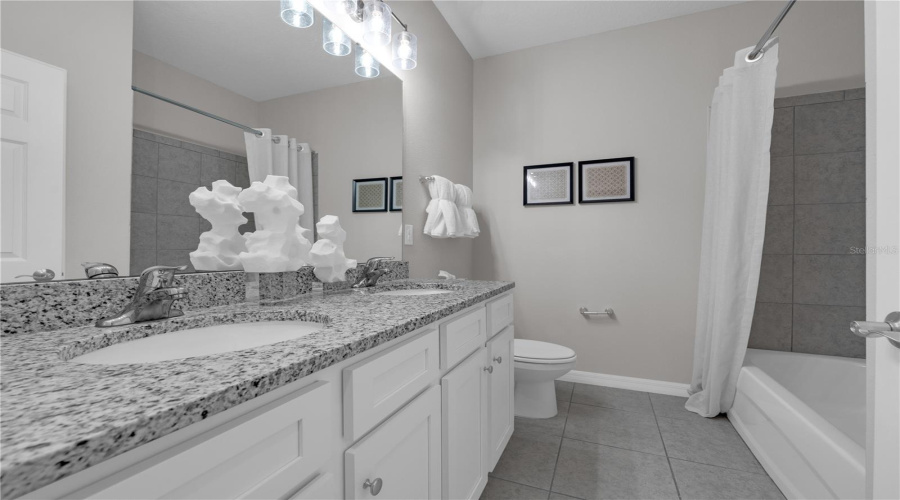 DAVENPORT, Florida 33837, 4 Bedrooms Bedrooms, ,2 BathroomsBathrooms,Residential,For Sale,RISING,0,MFRO6434583