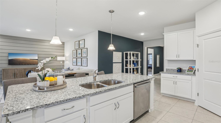 DAVENPORT, Florida 33837, 3 Bedrooms Bedrooms, ,2 BathroomsBathrooms,Residential,For Sale,ROLLING RIDGE,0,MFRO6434644