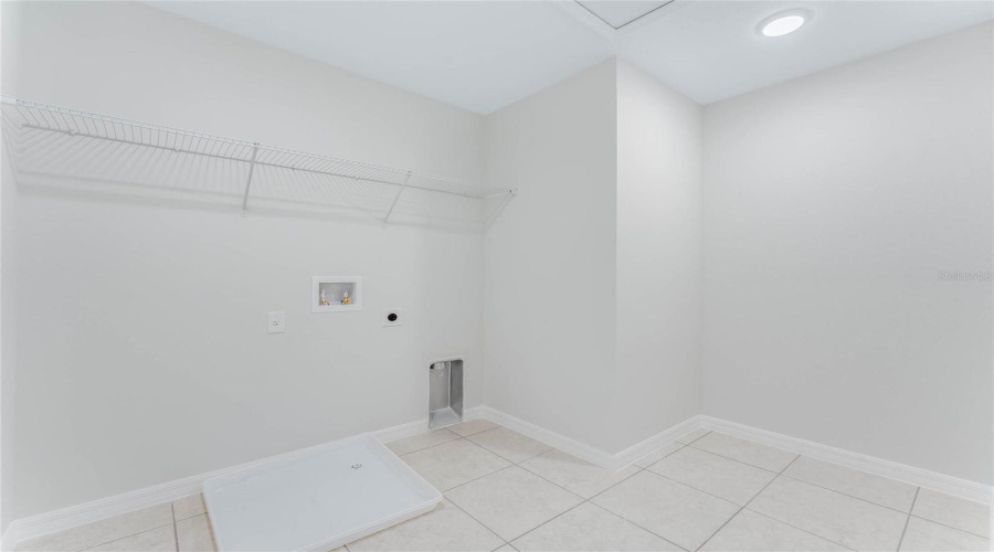 DAVENPORT, Florida 33837, 5 Bedrooms Bedrooms, ,4 BathroomsBathrooms,Residential,For Sale,ROLLING RIDGE,0,MFRO6434696