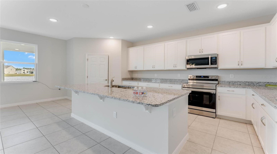 DAVENPORT, Florida 33837, 5 Bedrooms Bedrooms, ,4 BathroomsBathrooms,Residential,For Sale,ROLLING RIDGE,0,MFRO6434696