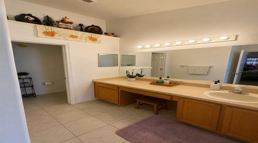 Davenport, Florida 33896, 4 Bedrooms Bedrooms, ,3 Bathroomsbathrooms,Residential,For Sale,Saddle Ridge,0,Mfrw7888504