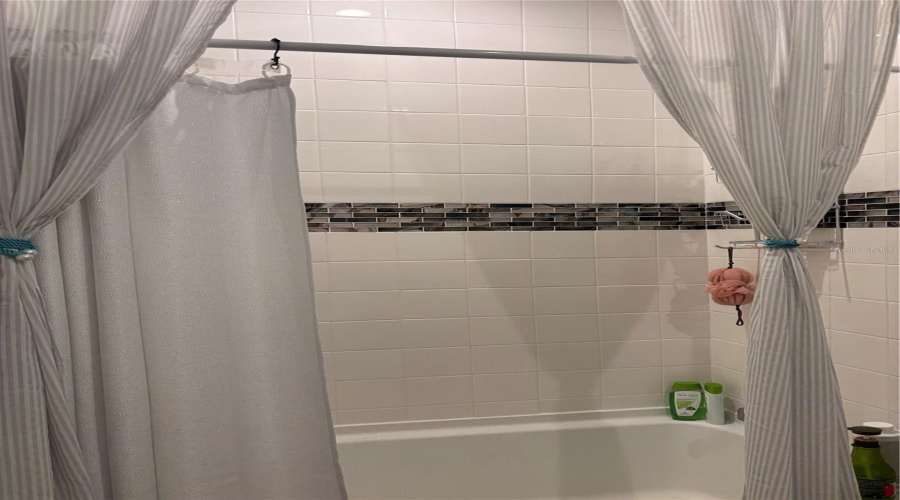 Kissimmee, Florida 34747, 4 Bedroom Bedrooms, ,3 Bathroombathrooms,Residential,For Sale,Lakeshore Breeze Pl,0,Mfrg5116621
