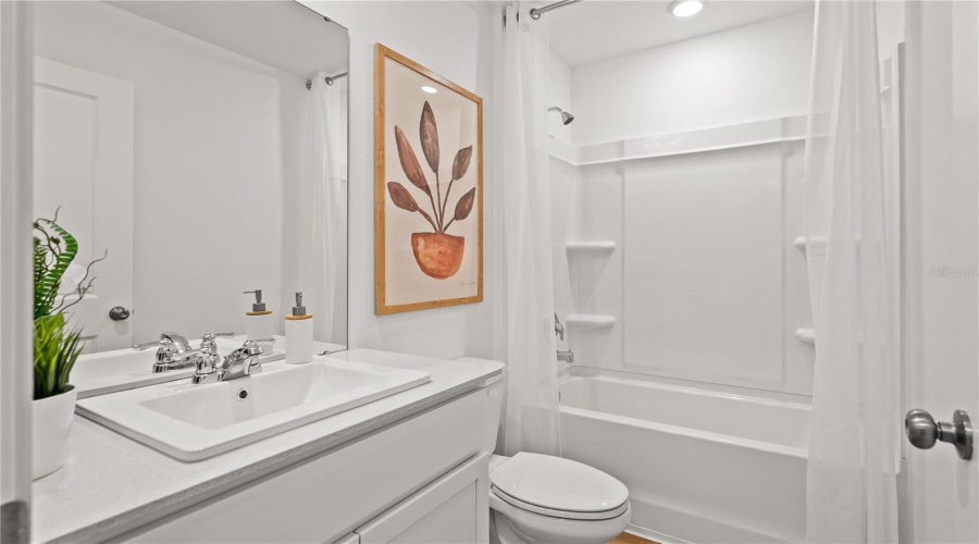 DAVENPORT, Florida 33837, 3 Bedrooms Bedrooms, ,2 BathroomsBathrooms,Residential,For Sale,CASTLEVIEW,0,MFRO6435004