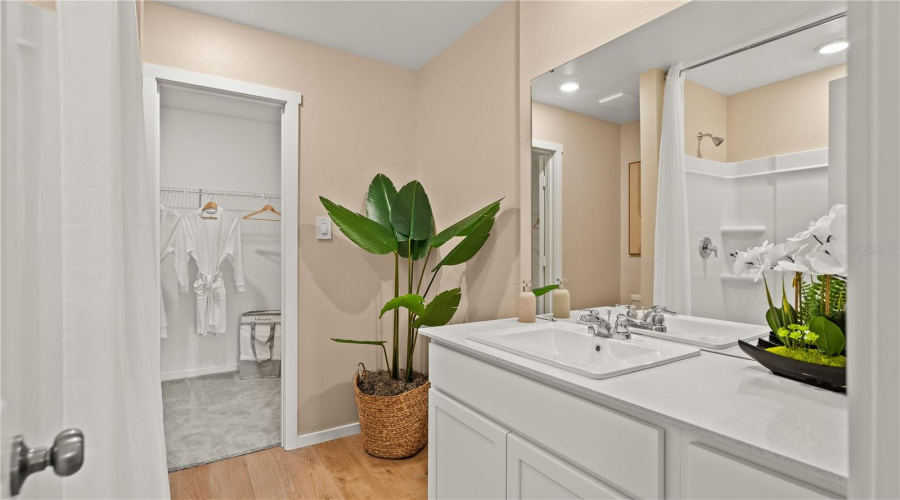 DAVENPORT, Florida 33837, 3 Bedrooms Bedrooms, ,2 BathroomsBathrooms,Residential,For Sale,CASTLEVIEW,0,MFRO6435004