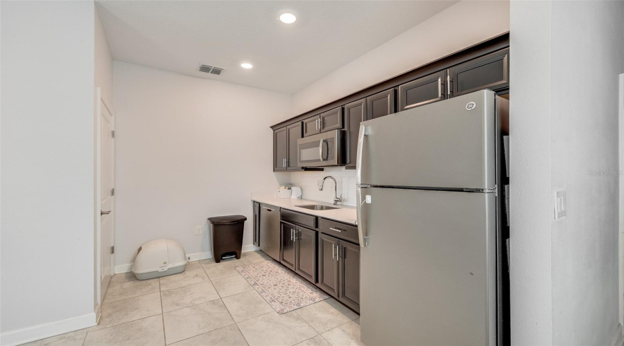KISSIMMEE, Florida 34746, 5 Bedrooms Bedrooms, ,3 BathroomsBathrooms,Residential,For Sale,CRESCENT MOON,0,MFRO6434813