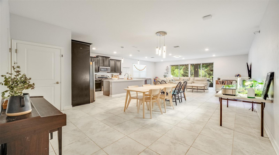 KISSIMMEE, Florida 34746, 5 Bedrooms Bedrooms, ,3 BathroomsBathrooms,Residential,For Sale,CRESCENT MOON,0,MFRO6434813