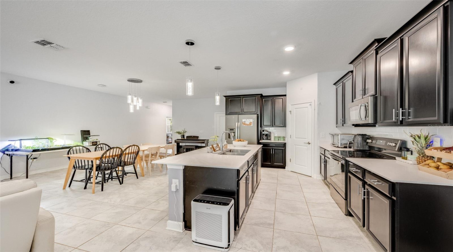 KISSIMMEE, Florida 34746, 5 Bedrooms Bedrooms, ,3 BathroomsBathrooms,Residential,For Sale,CRESCENT MOON,0,MFRO6434813