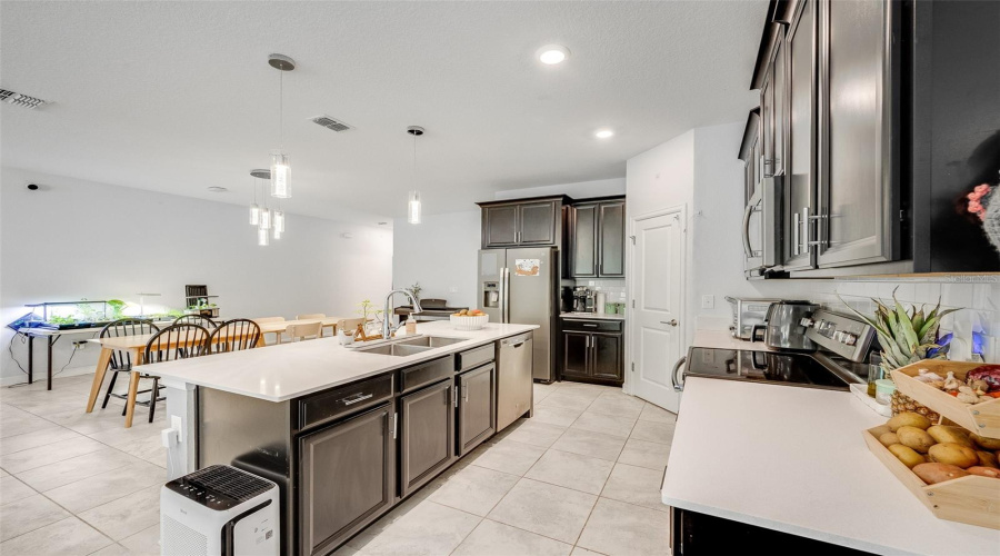 KISSIMMEE, Florida 34746, 5 Bedrooms Bedrooms, ,3 BathroomsBathrooms,Residential,For Sale,CRESCENT MOON,0,MFRO6434813