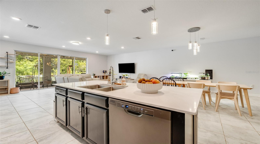 KISSIMMEE, Florida 34746, 5 Bedrooms Bedrooms, ,3 BathroomsBathrooms,Residential,For Sale,CRESCENT MOON,0,MFRO6434813