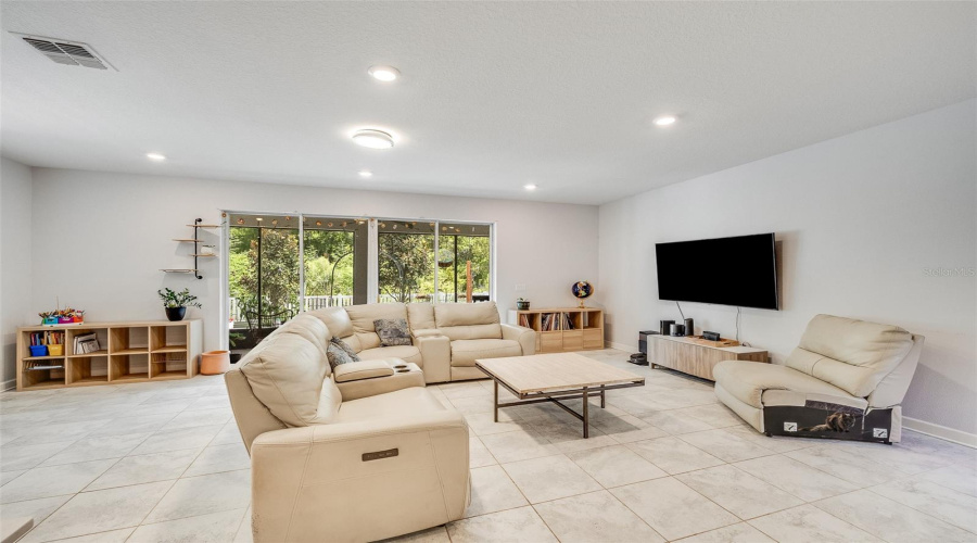 KISSIMMEE, Florida 34746, 5 Bedrooms Bedrooms, ,3 BathroomsBathrooms,Residential,For Sale,CRESCENT MOON,0,MFRO6434813