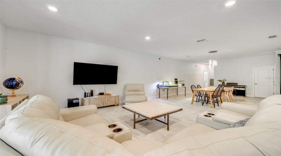 KISSIMMEE, Florida 34746, 5 Bedrooms Bedrooms, ,3 BathroomsBathrooms,Residential,For Sale,CRESCENT MOON,0,MFRO6434813