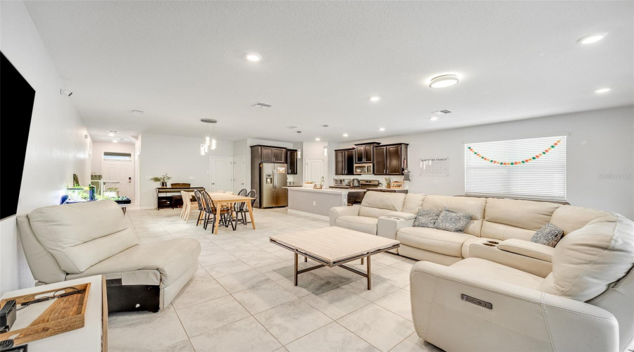 KISSIMMEE, Florida 34746, 5 Bedrooms Bedrooms, ,3 BathroomsBathrooms,Residential,For Sale,CRESCENT MOON,0,MFRO6434813