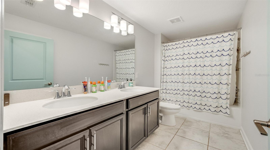 KISSIMMEE, Florida 34746, 5 Bedrooms Bedrooms, ,3 BathroomsBathrooms,Residential,For Sale,CRESCENT MOON,0,MFRO6434813