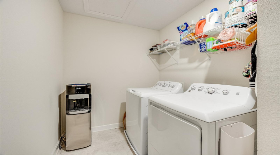 KISSIMMEE, Florida 34746, 5 Bedrooms Bedrooms, ,3 BathroomsBathrooms,Residential,For Sale,CRESCENT MOON,0,MFRO6434813