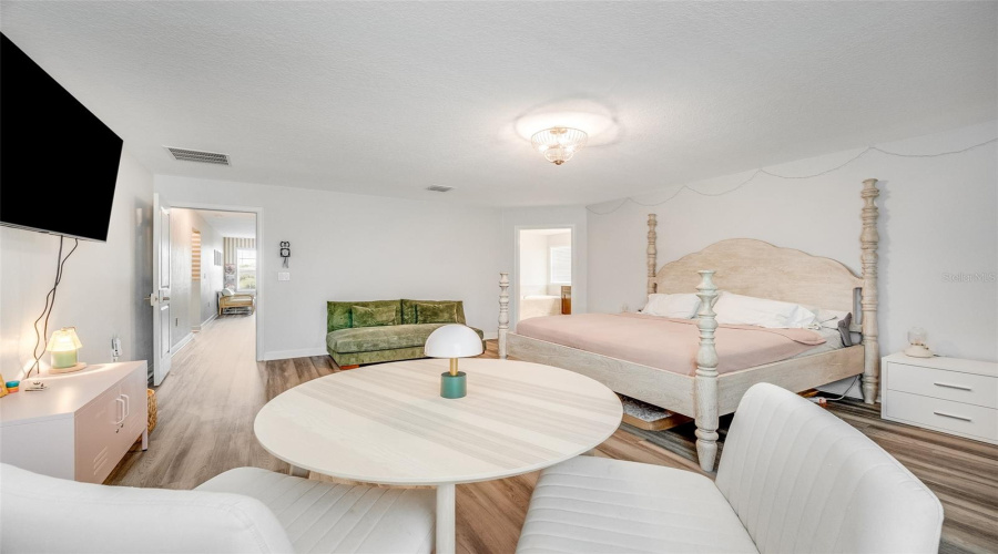 KISSIMMEE, Florida 34746, 5 Bedrooms Bedrooms, ,3 BathroomsBathrooms,Residential,For Sale,CRESCENT MOON,0,MFRO6434813
