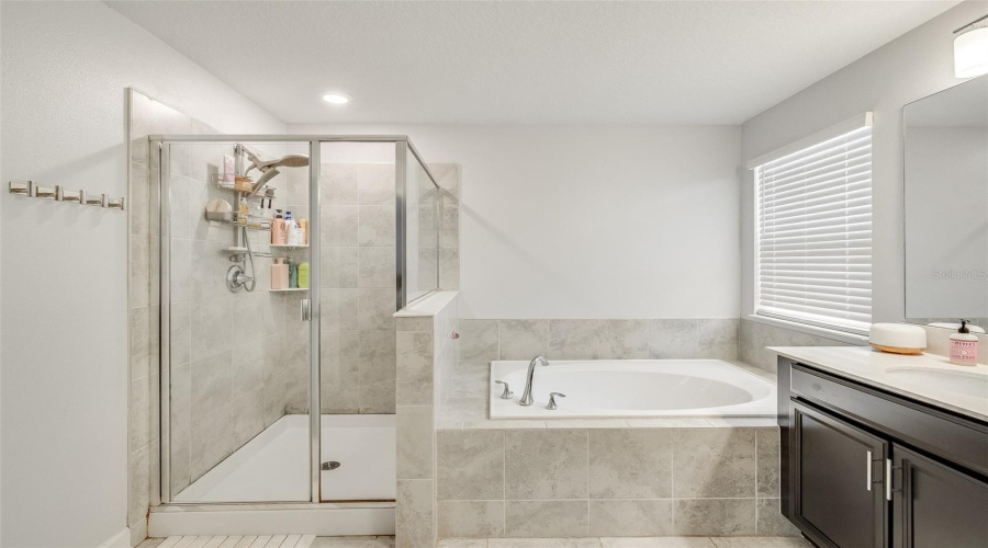 KISSIMMEE, Florida 34746, 5 Bedrooms Bedrooms, ,3 BathroomsBathrooms,Residential,For Sale,CRESCENT MOON,0,MFRO6434813