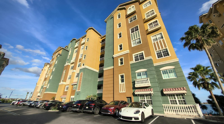 ORLANDO, Florida 32836, 4 Bedrooms Bedrooms, ,3 BathroomsBathrooms,Residential,For Sale,THE ESPLANADE,0,MFRO6379043