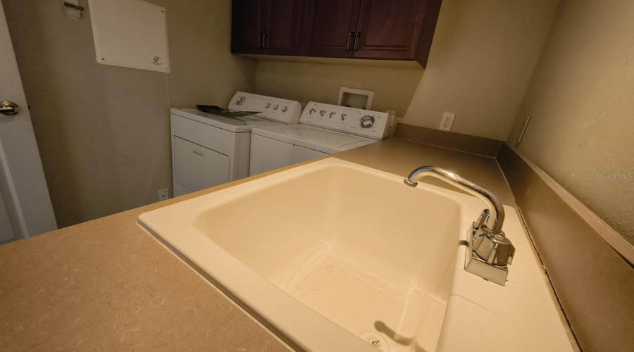 ORLANDO, Florida 32836, 4 Bedrooms Bedrooms, ,3 BathroomsBathrooms,Residential,For Sale,THE ESPLANADE,0,MFRO6379043