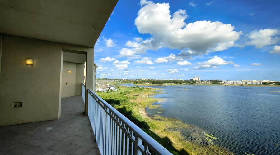 ORLANDO, Florida 32836, 4 Bedrooms Bedrooms, ,3 BathroomsBathrooms,Residential,For Sale,THE ESPLANADE,0,MFRO6379043