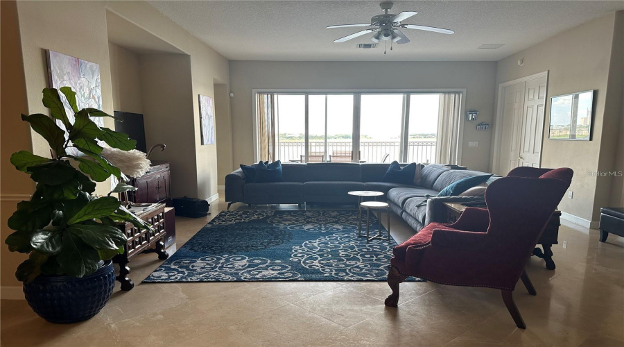 LIVINGROOM