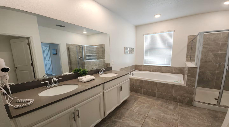 DAVENPORT, Florida 33896, 3 Bedrooms Bedrooms, ,2 BathroomsBathrooms,Residential,For Sale,CABOT CLIFFS,0,MFRS5142055